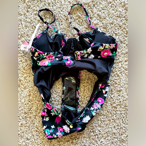 🌸Victoria Secret Swimsuit🌸 - Picture 4 of 4